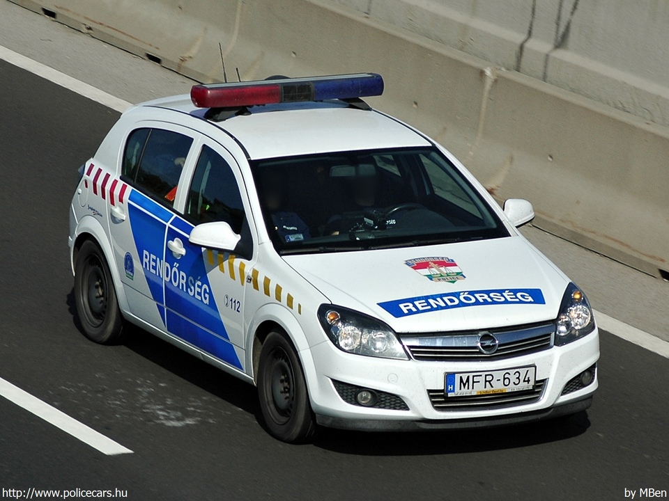 Opel Astra H, fotó: MBen
Keywords: rendőrautó rendőrség rendőr magyar Magyarország police policecar hungarian Hungary MFR-634