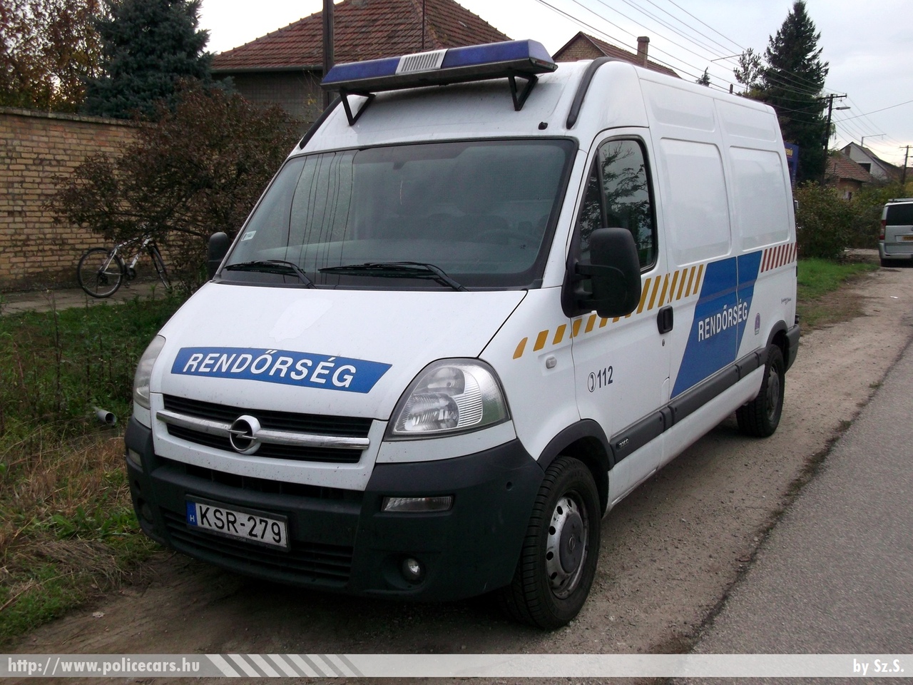Opel Movano, fotó: Sz.S.
Keywords: magyar Magyarország rendőr rendőrautó rendőrség Hungary hungarian police policecar KSR-279
