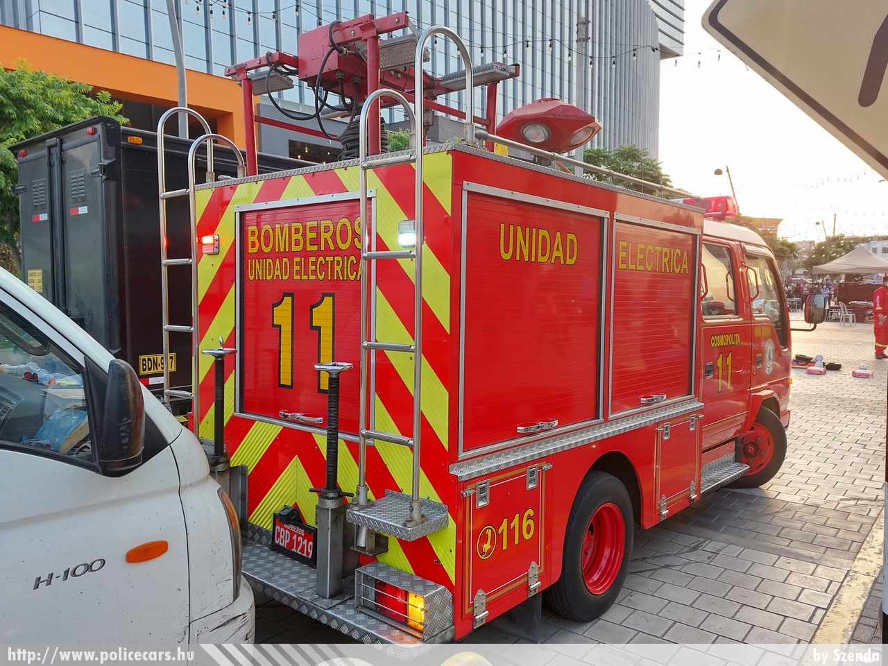 Isuzu, Compañía de Bomberos Voluntarios "Cosmopolita" 11, San Borja, fotó: Szenda
Keywords: peru peruvian fire firetruck tûzoltó tûzoltóautó