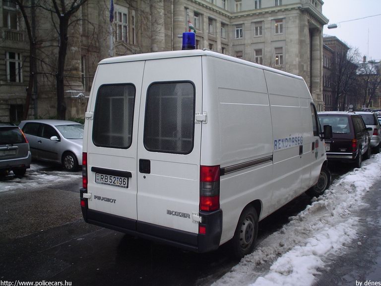 Peugeot Boxer, fotó: dénes
Keywords: rendőrautó rendőrség rendőr magyar Magyarország RB52-96