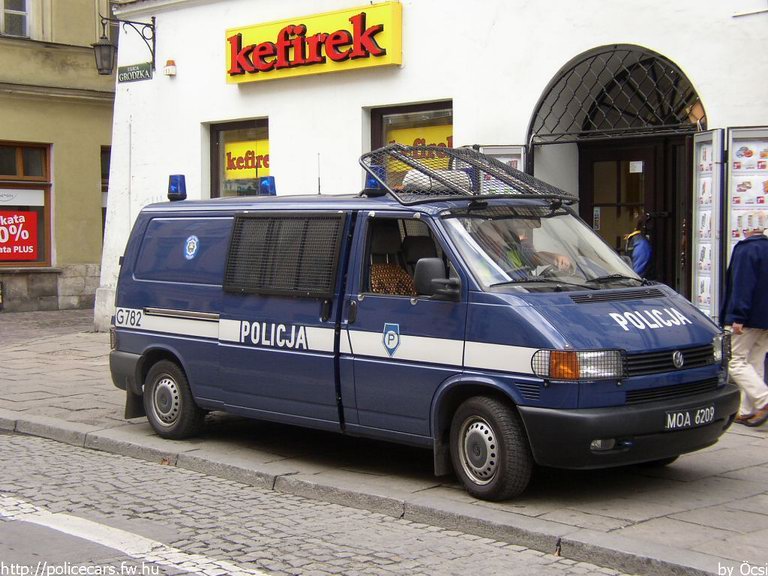 Volkswagen Transporter T4, fotó: Öcsi
Keywords: rendőr rendőrautó rendőrség lengyel Lengyelország