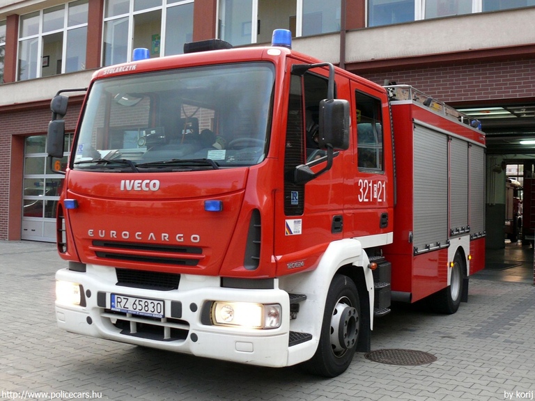 Iveco Eurocargo 120E24, fotó: korij
Keywords: tûzoltó tûzoltóautó tûzoltóság lengyel Lengyelország