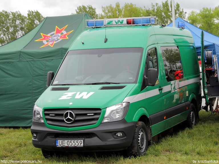 Mercedes-Benz Sprinter II facelift 313 CDI, fotó: krisztianfotoi
Keywords: lengyel Lengyelország rendőr rendőrautó rendőrség katonai rendészet