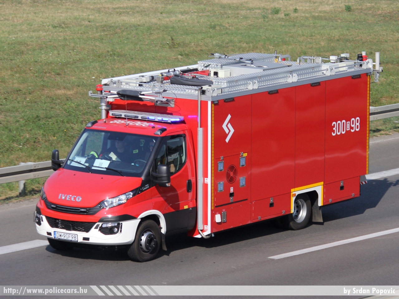 Iveco Daily 70C18 SLDL, Szczesniak, fotó: Srdan Popovic
Keywords: lengyel Lengyelország polish Poland fire firetruck tûzoltó tûzoltóautó