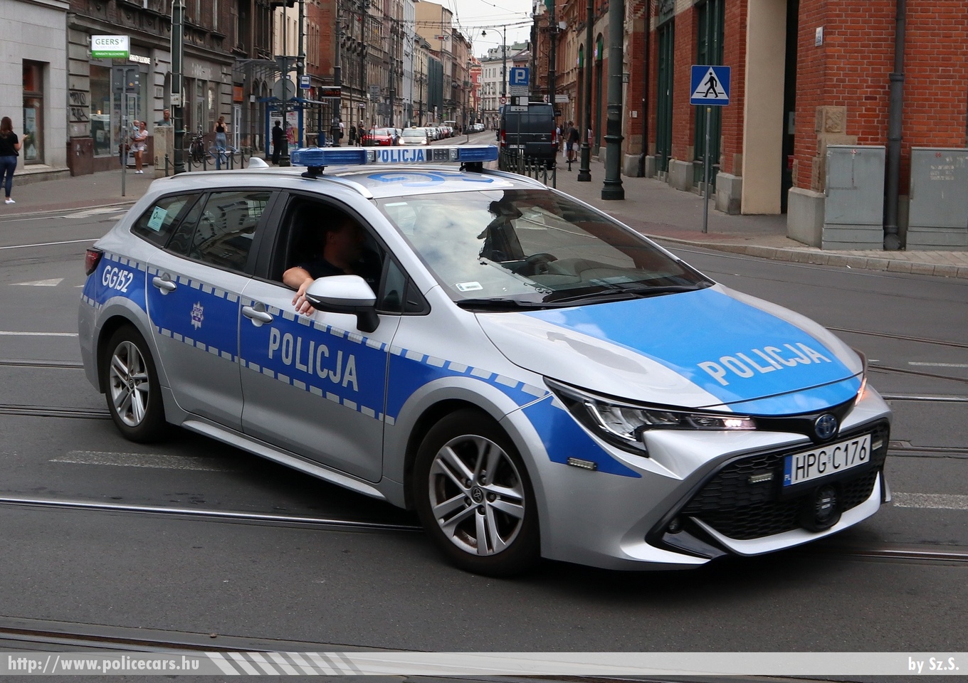 Toyota Corolla Touring Sports 1.8 Hybrid, fotó: Sz.S.
Keywords: lengyel Lengyelország polish Poland rendőr rendőrautó police policecar