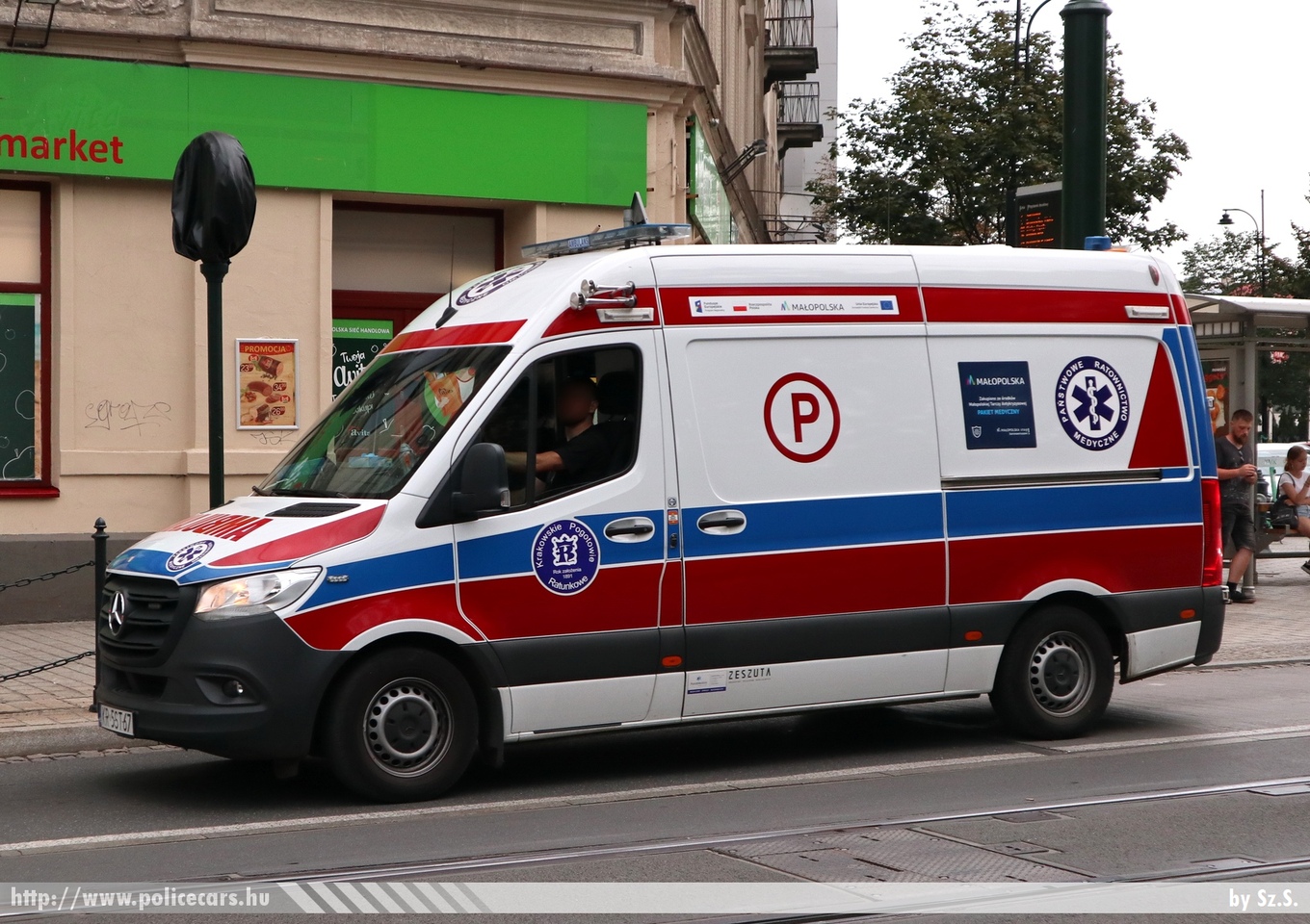 Mercedes Sprinter III, Krakowskie Pogotowie Ratunkowe, fotó: Sz.S.
Keywords: lengyel Lengyelország polish Poland mentő mentőautó ambulance