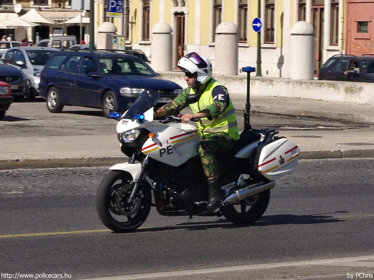 Yamaha TDM 900, fotó: PChris
Keywords: rendőr rendőrmotor rendőrség portugál Portugália katonai