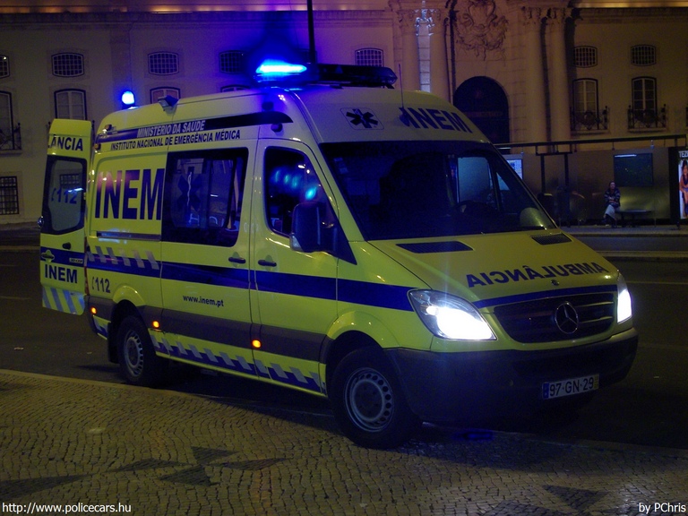 Mercedes Sprinter II, fotó: PChris
Keywords: portugál Portugália mentő mentőautó