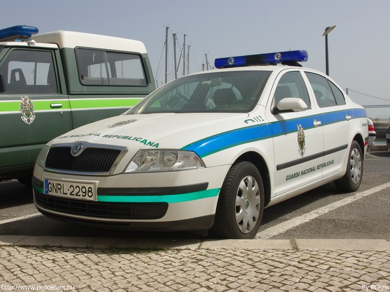 Skoda Octavia II, fotó: PChris
Keywords: portugál Portugália rendőr rendőrautó rendőrség