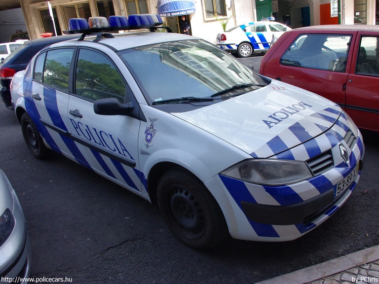Renault Megane, fotó: PChris
Keywords: portugál Portugália rendőr rendőrautó rendőrség