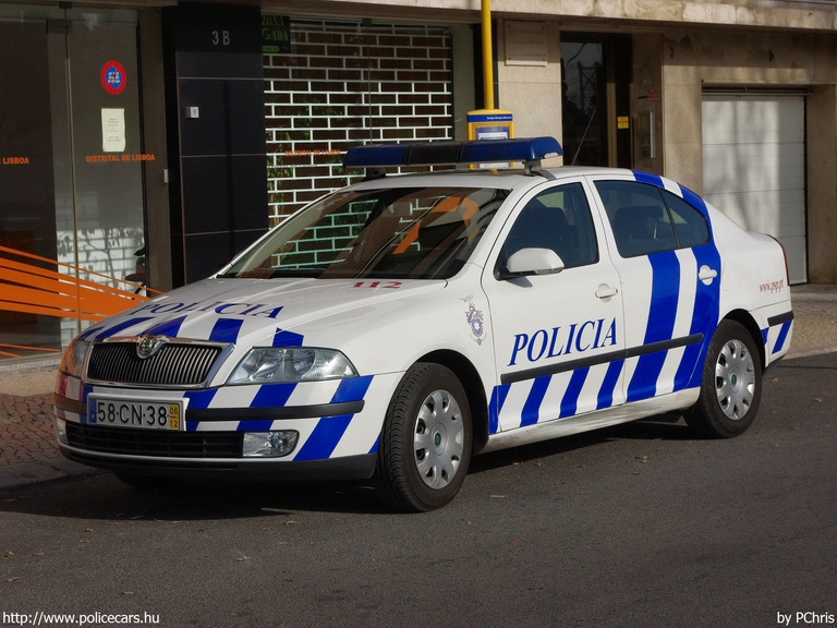 Skoda Octavia II, fotó: PChris
Keywords: portugál Portugália rendőr rendőrautó rendőrség