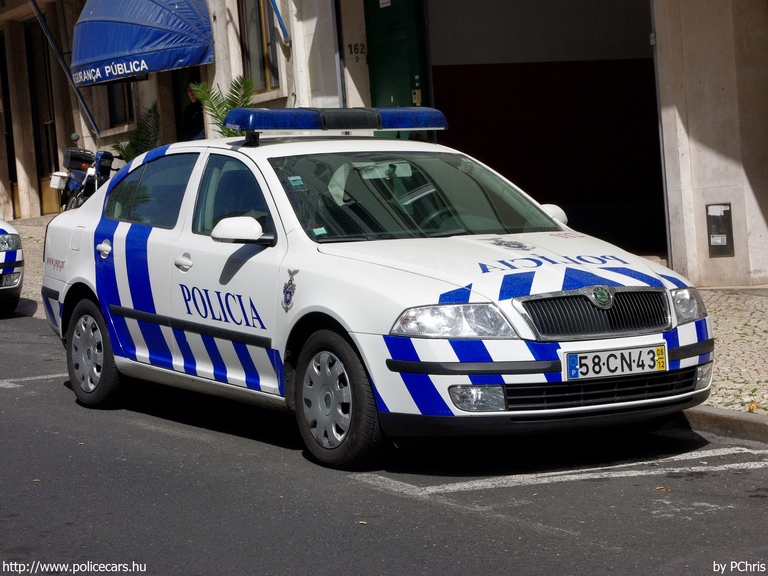 Skoda Octavia II, fotó: PChris
Keywords: portugál Portugália rendőr rendőrautó rendőrség