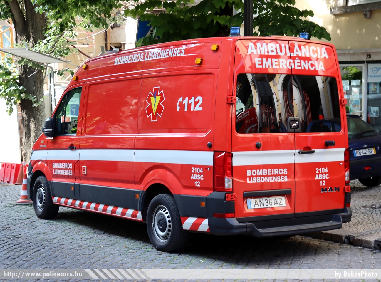 MAN TGE 3.180, Bombeiros Voluntários de Lisbonenses, fotó: BakosPhoto
Keywords: tűzoltó tűzoltóautó tűzoltóság portugál Portugália portugal fire firetruck portuguese fire firetruck tűzoltóautó