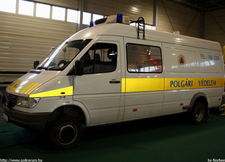 Mercedes Sprinter, Polgári Védelem, fotó: Norbee
Keywords: katasztrófavédelem magyar Magyarország