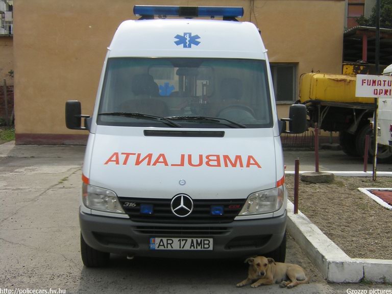 Mercedes Sprinter, fotó: Gzozzo pictures
Keywords: román Románia mentő mentőautó