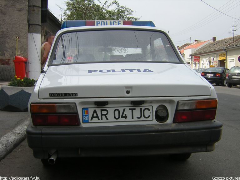 Dacia, fotó: Gzozzo pictures
Keywords: román Románia rendőr rendőrség rendőrautó