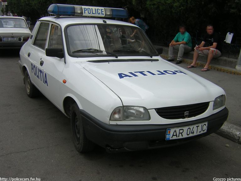 Dacia, fotó: Gzozzo pictures
Keywords: román Románia rendőr rendőrség rendőrautó