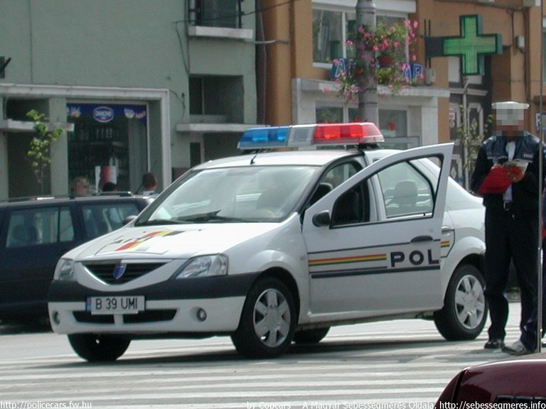 Dacia Logan, fotó: Copcars
Keywords: román Románia rendőr rendőrség rendőrautó