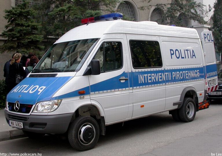 Mercedes Sprinter, fotó: Lee
Keywords: román Románia rendőr rendőrség rendőrautó