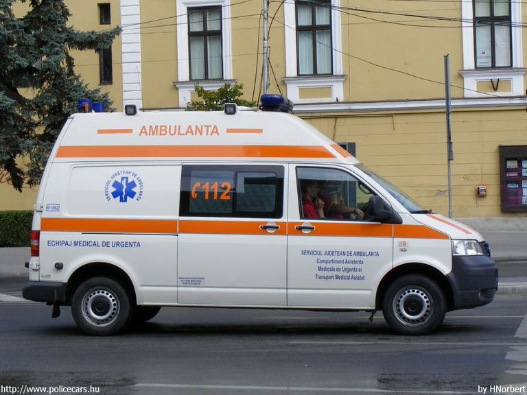 Volkswagen Transporter T5, fotó: HNorbert
Keywords: román Románia mentő mentőautó