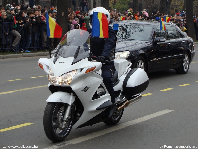 Honda ST1300, fotó: Romaniaseenbyrichard
Keywords: rendőr rendőrmotor rendőrség román Románia