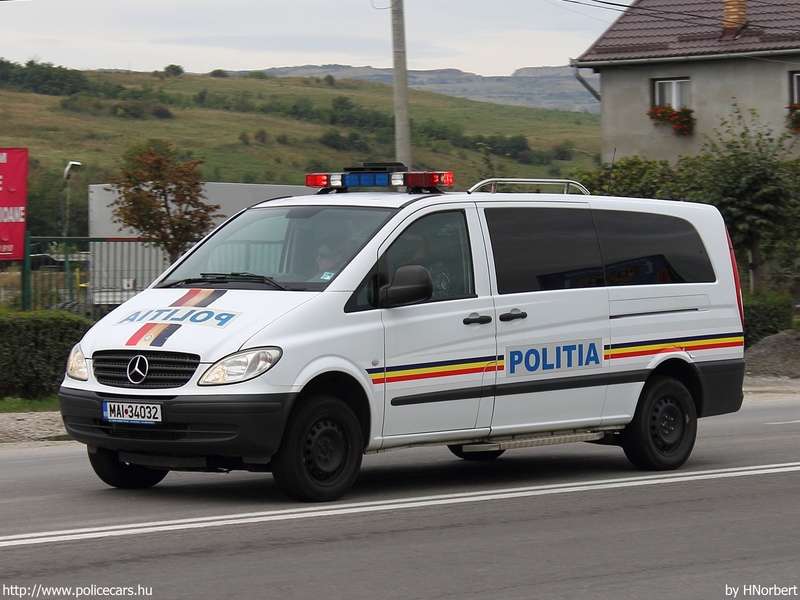 Mercedes-Benz Vito II 115 CDI 4x4, fotó: HNorbert
Keywords: román Románia rendőr rendőrautó rendőrség