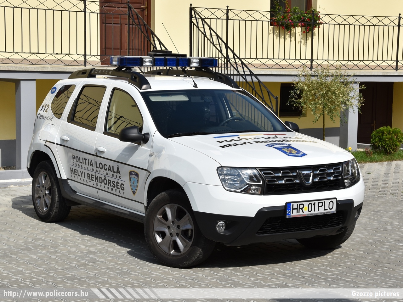 Dacia Duster, Székelyudvarhelyi Helyi Rendõrség, fotó: Gzozzo pictures
Keywords: román Románia rendőr rendőrautó rendőrség Romania police policecar