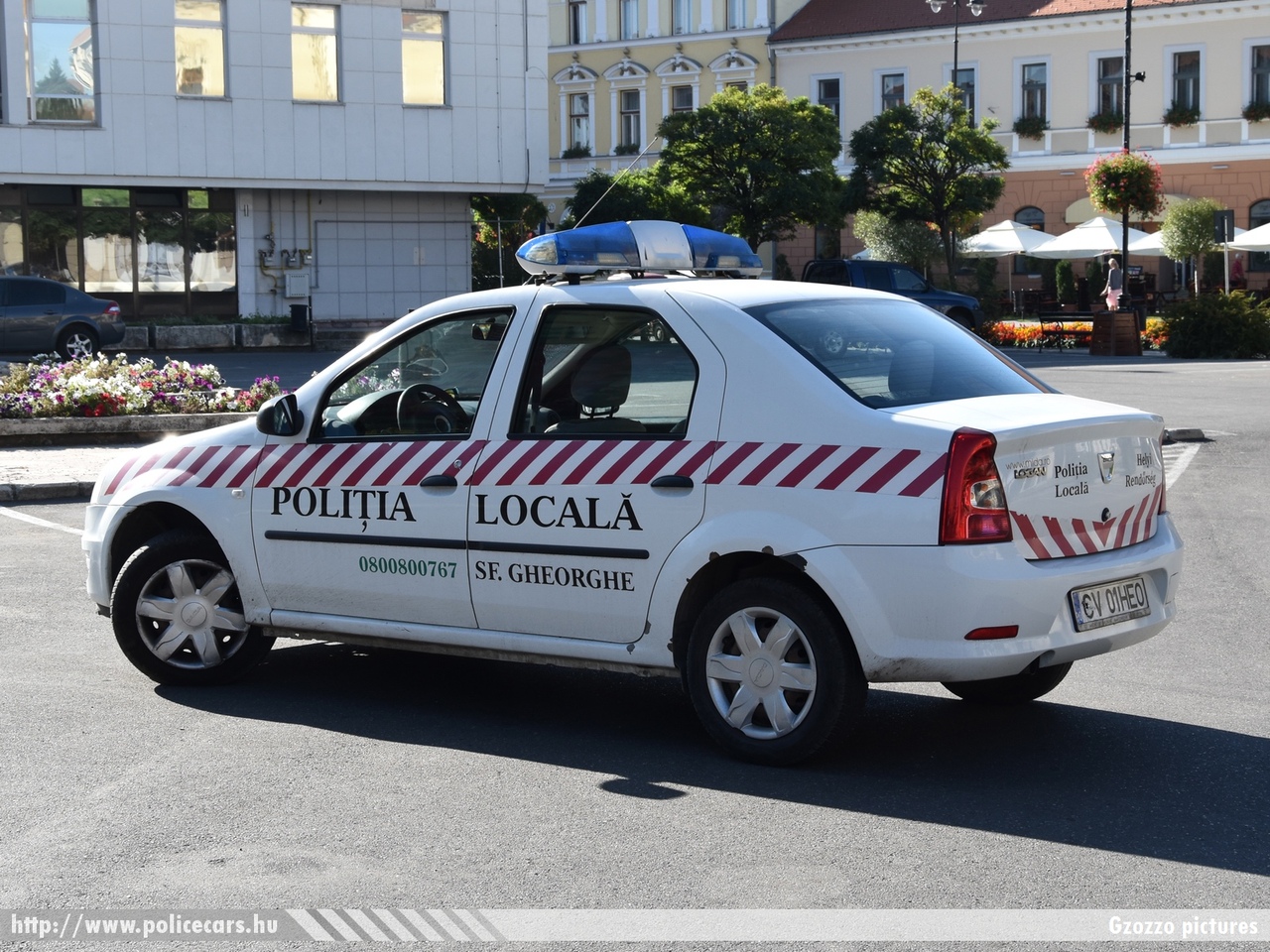 Dacia Logan, Sepsiszentgyörgyi Helyi Rendõrség, fotó: Gzozzo pictures
Keywords: román Románia rendőr rendőrautó rendőrség Romania police policecar