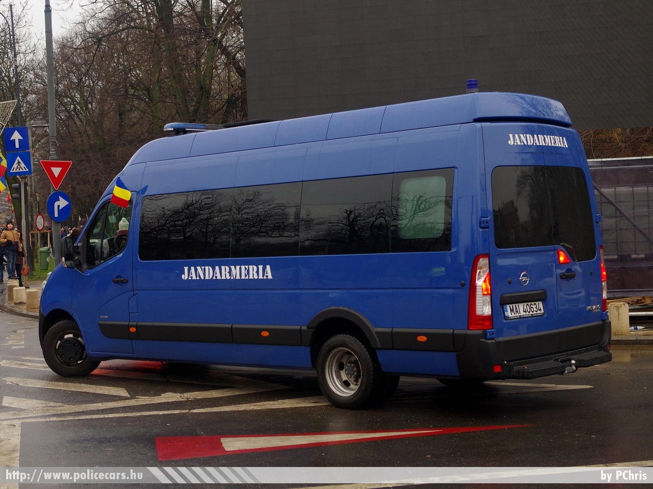 Opel Movano, fotó: PChris
Keywords: jandarmeria rendőr rendőrautó rendőrség román Románia csendőrség 