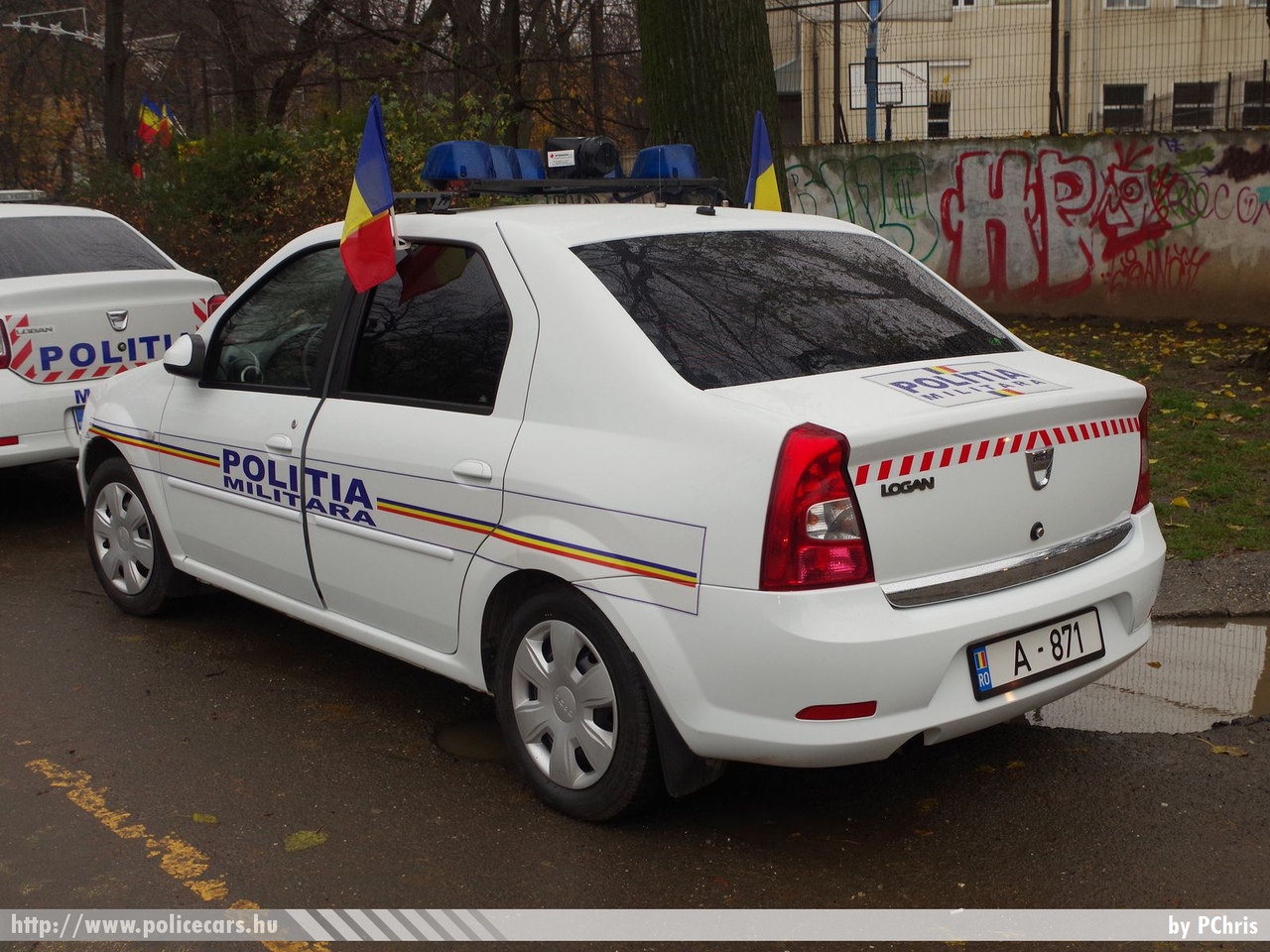Dacia Logan, fotó: PChris
Keywords: katonai román Románia rendőr rendőrautó rendőrség Romania military police policecar
