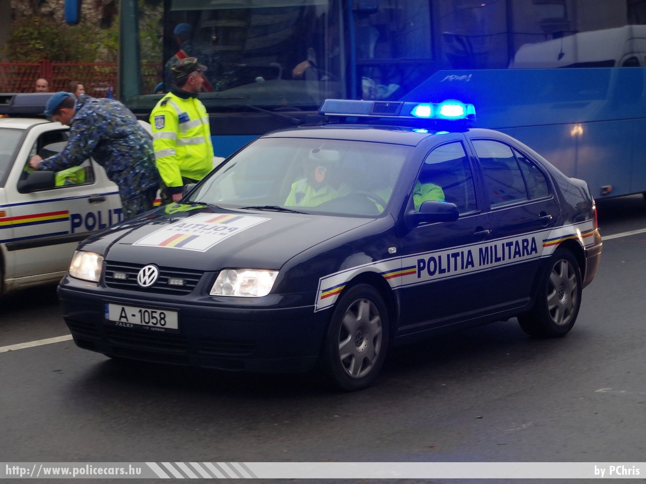 Volkswagen Bora, fotó: PChris
Keywords: katonai román Románia rendőr rendőrautó rendőrség Romania military police policecar