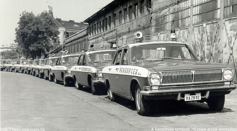 Volga M24, A [url=http://www.policehistorymus.com/]Rendõrség-történeti Múzeum[/url] archív fotója
Keywords: rendőr rendőrautó rendőrség magyar Magyarország RA28-92