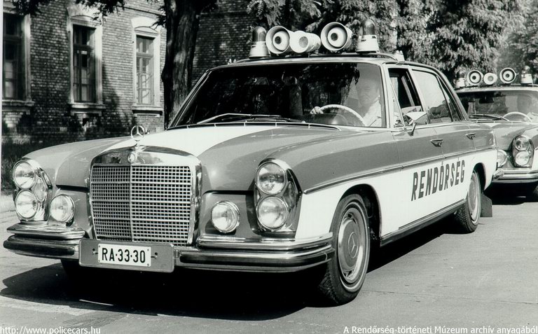 Mercedes-Benz W109, A [url=http://www.policehistorymus.com/]Rendõrség-történeti Múzeum[/url] archív fotója
Keywords: rendőr rendőrautó rendőrség magyar Magyarország RA33-33