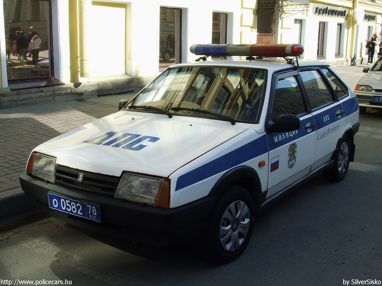 Lada VAZ 2109 Samara, fotó: SilverSisko
Keywords: rendőr rendőrautó rendőrség orosz Oroszország