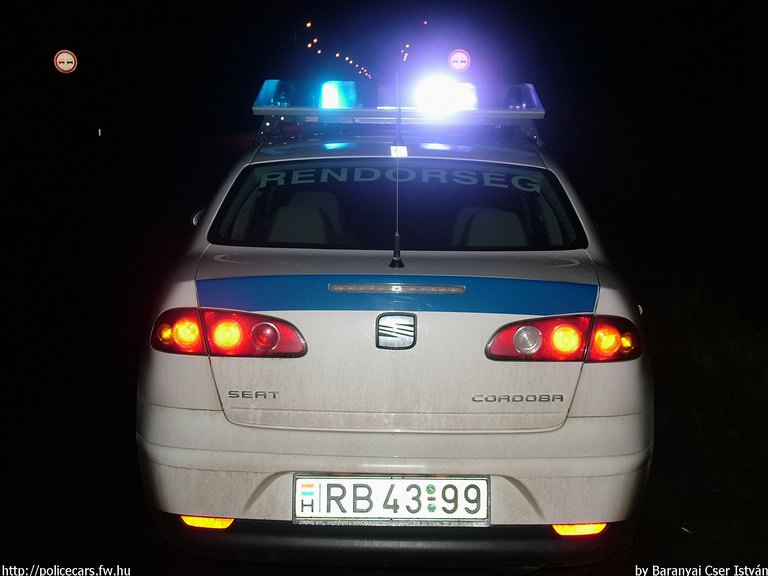 Seat Cordoba, fotó: Baranyai Cser István
Keywords: rendőrség rendőr rendőrautó RB43-99 magyar Magyarország
