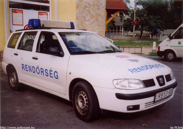 Seat Cordoba, fotó: PChris
Keywords: rendőrség rendőr rendőrautó RB53-80 magyar Magyarország