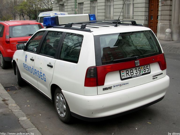 Seat Cordoba, fotó: dénes
Keywords: rendőrség rendőr rendőrautó RB39-85 magyar Magyarország