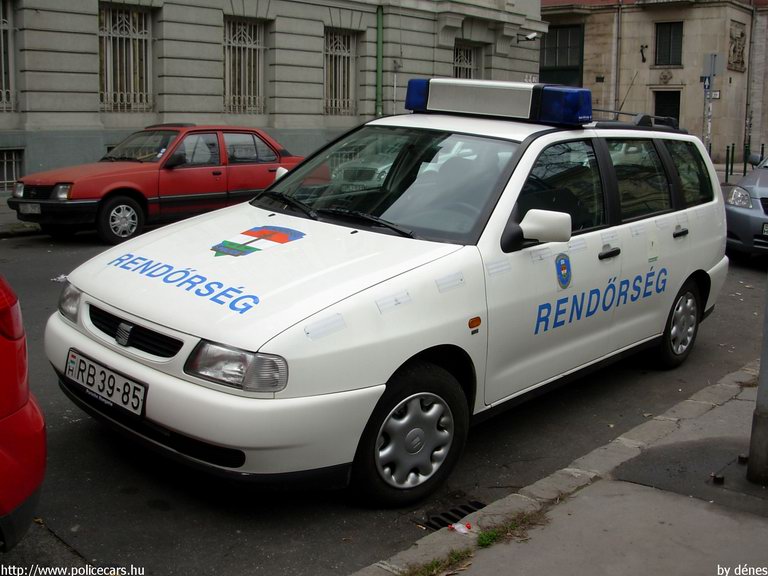 Seat Cordoba, fotó: dénes
Keywords: rendőrség rendőr rendőrautó RB39-85 magyar Magyarország