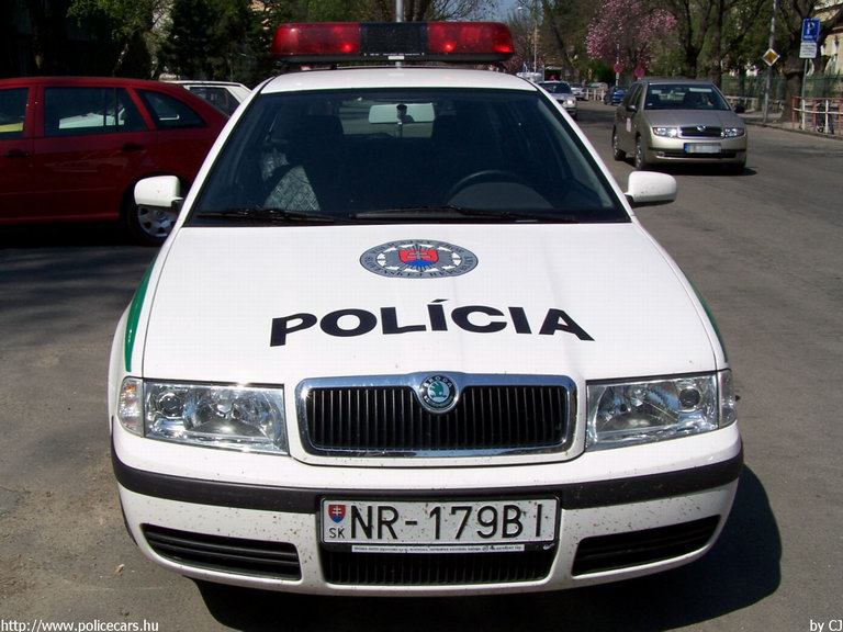 Skoda Octavia, fotó: CJ
Keywords: Szlovákia szlovák rendőrautó rendőr rendőrség police policecar Slovakia slovakian
