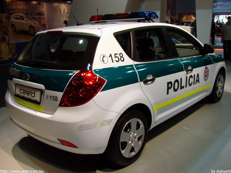 Kia Ceed, fotó: Autopeti
Keywords: Szlovákia szlovák rendőrautó rendőr rendőrség police policecar Slovakia slovakian