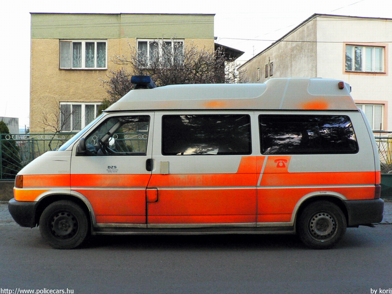 Volkswagen Transporter T4, fotó: korij
Keywords: Szlovákia szlovák mentő mentőautó ambulance Slovakia slovakian