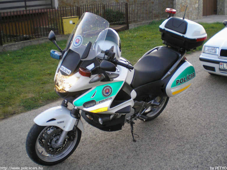 Honda, fotó: PETYO
Keywords: Szlovákia szlovák rendőrség rendőrmotor rendőr police policecar Slovakia slovakian