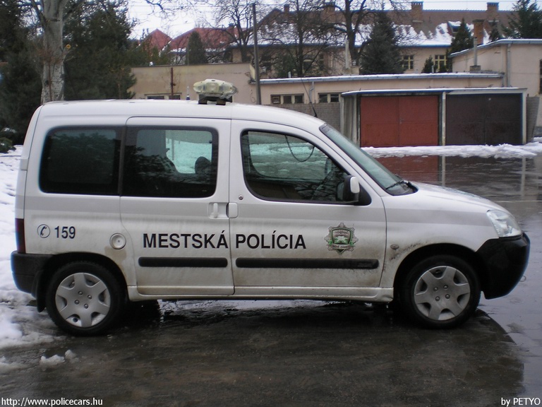 Citroen Berlingo, fotó: PETYO
Keywords: Szlovákia szlovák rendőrség rendőrautó rendőr police policecar Slovakia slovakian