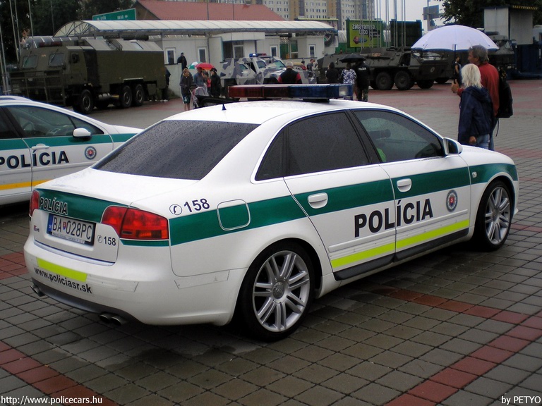 Audi S4, fotó: PETYO
Keywords: Szlovákia szlovák rendőrség rendőrautó rendőr police policecar Slovakia slovakian
