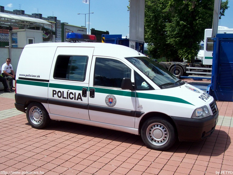 Fiat Scudo, fotó: PETYO
Keywords: Szlovákia szlovák rendőrség rendőrautó rendőr police policecar Slovakia slovakian