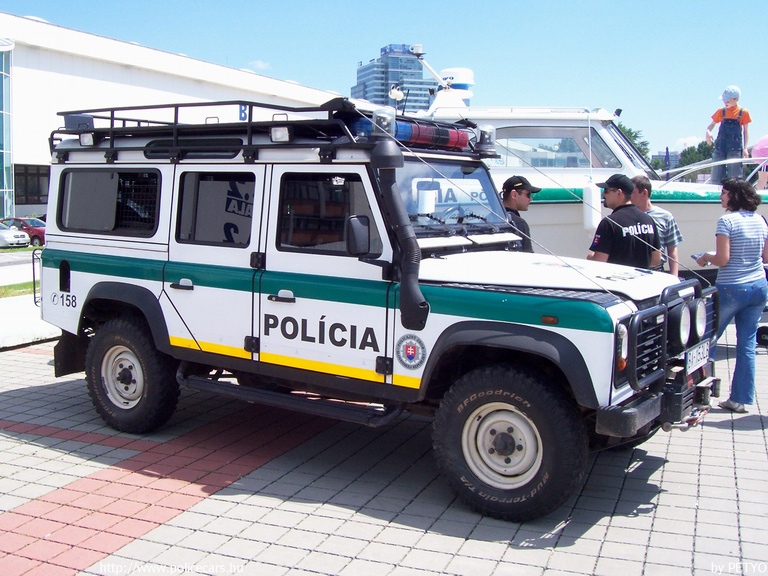 Land Rover Defender, fotó: PETYO
Keywords: Szlovákia szlovák rendőrség rendőrautó rendőr police policecar Slovakia slovakian