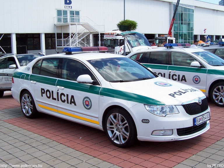 Skoda Superb, fotó: PETYO
Keywords: Szlovákia szlovák rendőrség rendőrautó rendőr police policecar Slovakia slovakian