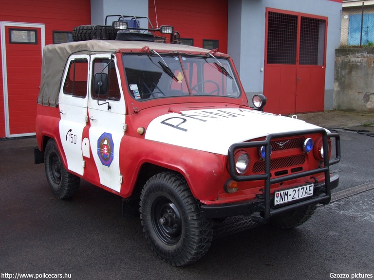 UAZ 469, Vágújhely (Nové Mesto nad Váhom), fotó: Gzozzo pictures
Keywords: tûzoltóautó tûzoltó tûzoltóság szlovák Szlovákia NM-217AE fire firetruck Slovakia slovakian