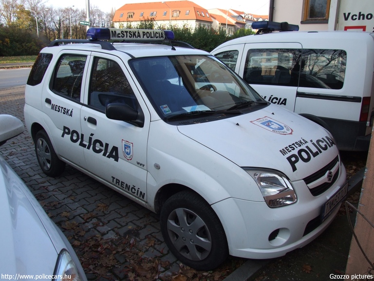 Suzuki Ignis, Trencsén (Trencin), fotó: Gzozzo pictures
Keywords: rendőrautó rendőr rendőrség szlovák Szlovákia police policecar Slovakia slovakian