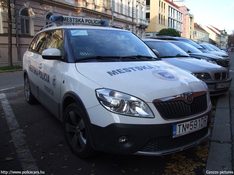 Skoda Fabia II, Trencsén (Trencin), fotó: Gzozzo pictures
Keywords: rendőrautó rendőr rendőrség szlovák Szlovákia TN-591DR police policecar Slovakia slovakian